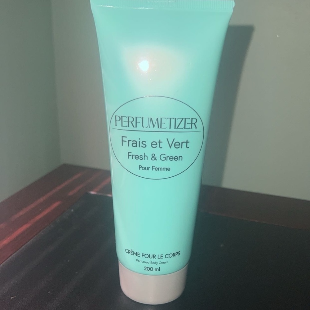 BRAND NEW!!! PERFUMETIZER FRAIS ET VERT FRESH & GREEN POUR FEMME (BODY LOTION)